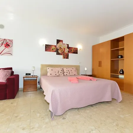 High In The Sky Appartamento