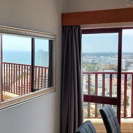 High In The Sky Apartment *