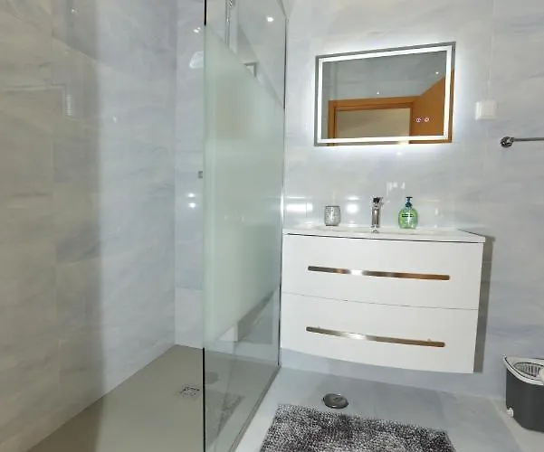 Daire High In The Sky